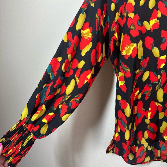 Evereve Allison Joy Reyna Leopard Smocked Long Sleeve Top NWT Size Small - Picture 3 of 9